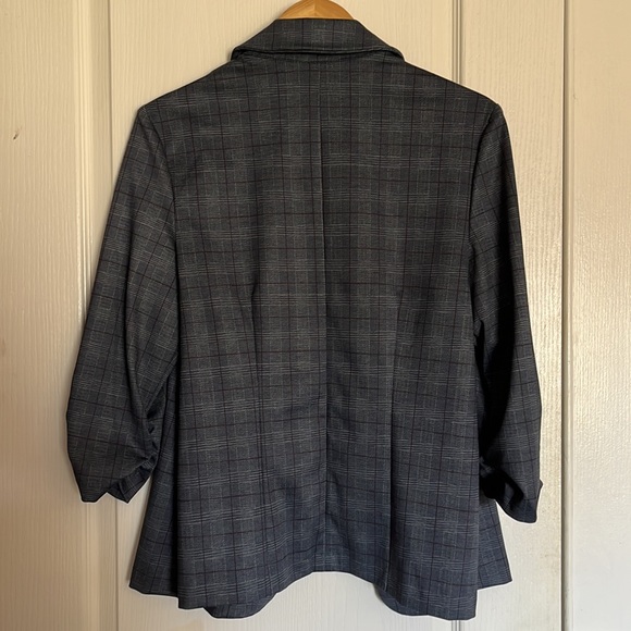 Oversized Blazer with ruched sleeves - Picture 4 of 5